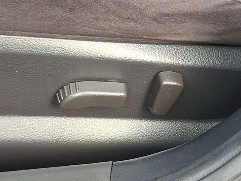 Used 2010 Nissan Altima 3.5 SR image 9