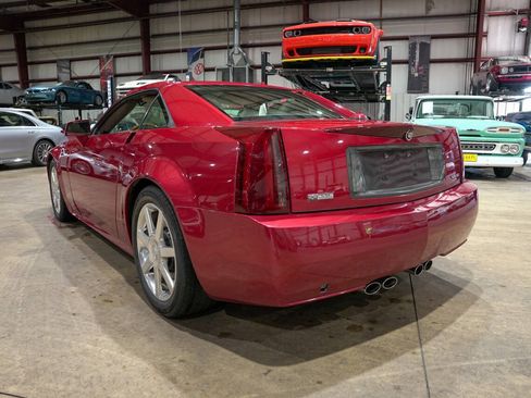 Used 2005 Cadillac XLR RWD image 22