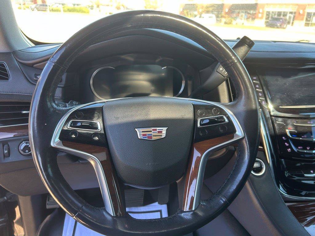 Used 2018 Cadillac Escalade Luxury AWD/4WD image 12