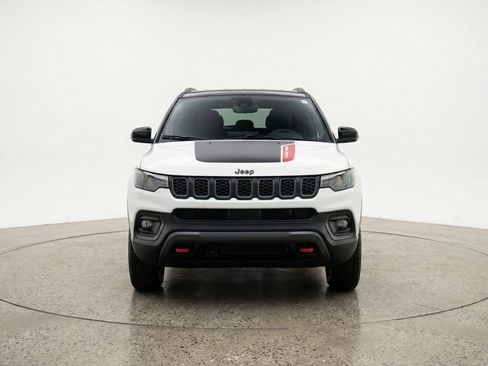 Used 2025 Jeep Compass Trailhawk AWD/4WD image 2