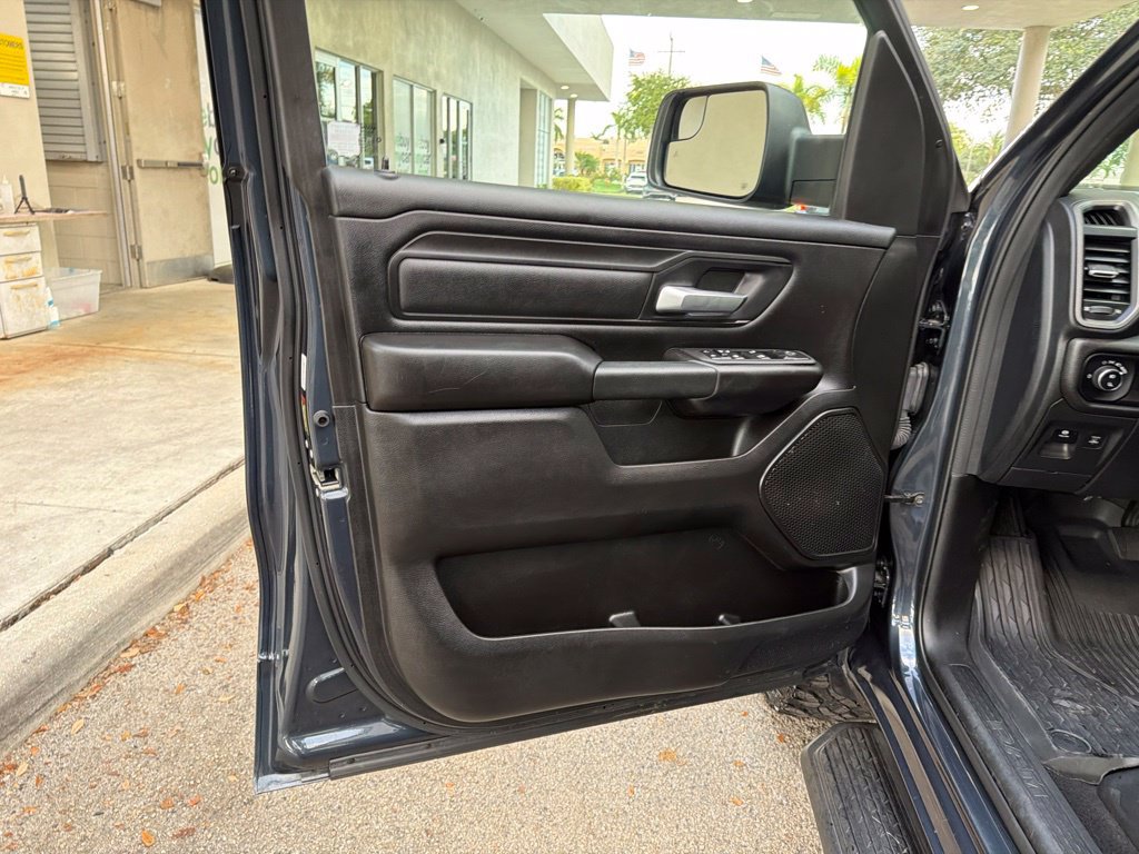 Used 2025 RAM 1500 Warlock AWD/4WD image 40