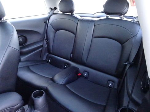 Used 2017 MINI Cooper 2-Door Hardtop image 13