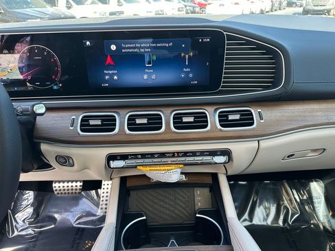 New 2026 Mercedes-Benz GLS 450 4MATIC image 30