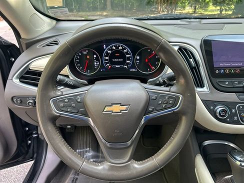 Used 2020 Chevrolet Malibu Premier FWD image 21