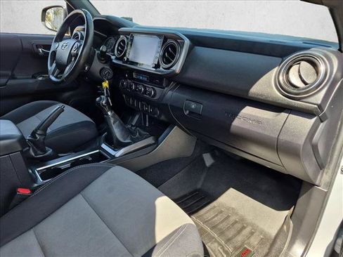 Used 2021 Toyota Tacoma TRD Sport AWD/4WD image 27