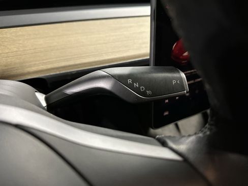 Used 2023 Tesla Model Y Long Range image 19