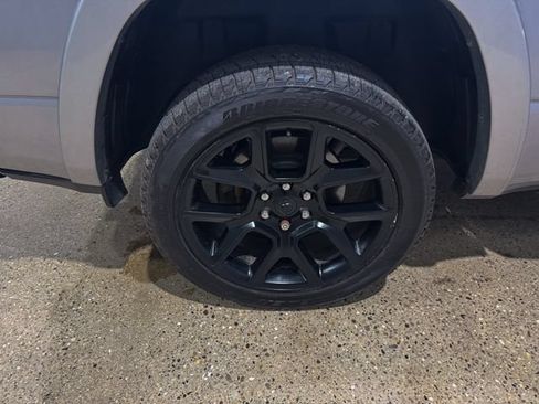 Used 2021 RAM 1500 Laramie AWD/4WD image 33