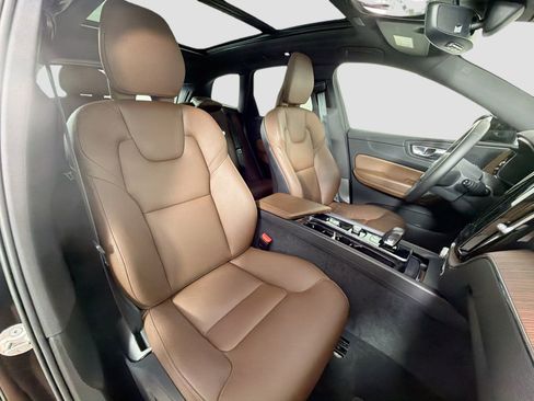 Certified 2023 Volvo XC60 B5 Plus w/ Climate Package AWD/4WD image 26