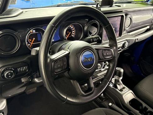 Used 2022 Jeep Gladiator Sport image 21