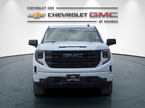 Used 2025 GMC Sierra 1500 Elevation w/ Elevation Premium Package image 8