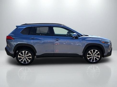 Used 2022 Toyota Corolla Cross XLE w/ Convenience Package FWD image 13