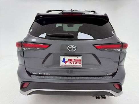 Used 2023 Toyota Highlander XSE image 39