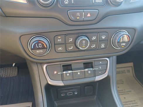 Used 2022 GMC Terrain AT4 w/ Infotainment Package II image 13
