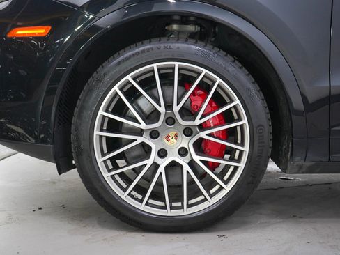 Used 2023 Porsche Cayenne Platinum Edition AWD/4WD image 31