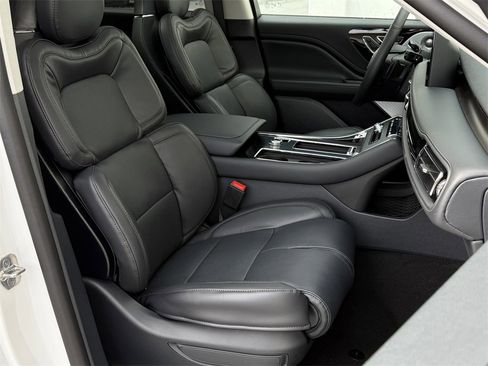 New 2026 Lincoln Aviator Reserve image 11
