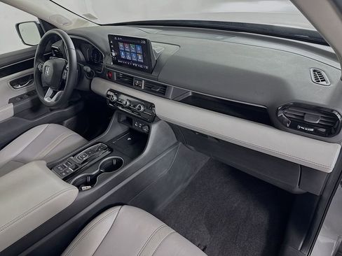 Certified 2024 Honda Pilot Touring image 29