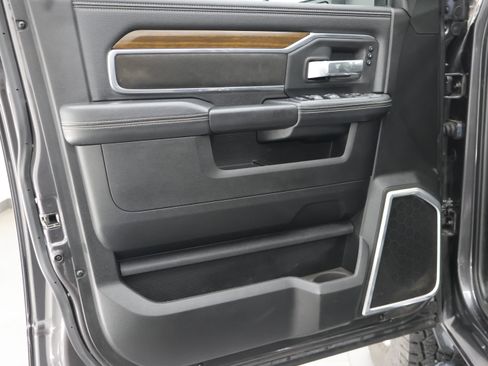 Used 2023 RAM 2500 Laramie AWD/4WD image 40