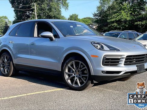 Used 2023 Porsche Cayenne Platinum Edition AWD/4WD image 2