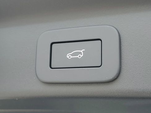 New 2026 Jaguar F-PACE R-Dynamic S image 8