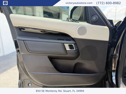 Used 2019 Land Rover Discovery SE AWD/4WD image 15