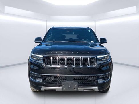 Used 2024 Jeep Wagoneer L Series II w/ Flexible Seating Group image 9