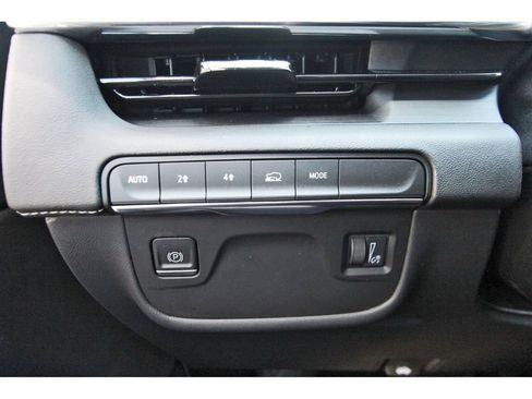 Used 2023 Cadillac Escalade Premium Luxury image 19