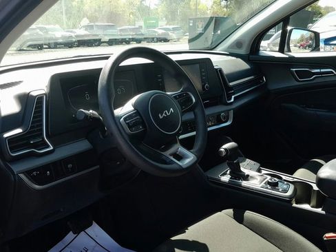 Used 2024 Kia Sportage LX FWD image 19