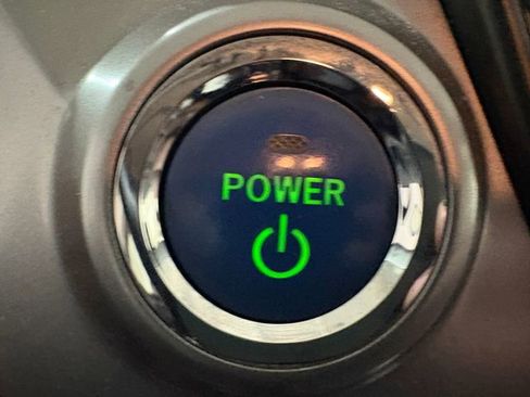 Used 2015 Toyota Prius V Four image 12