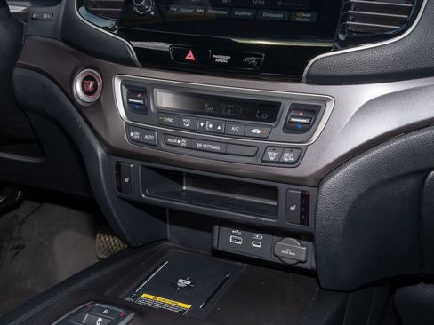 Certified 2025 Honda Passport EX-L image 24