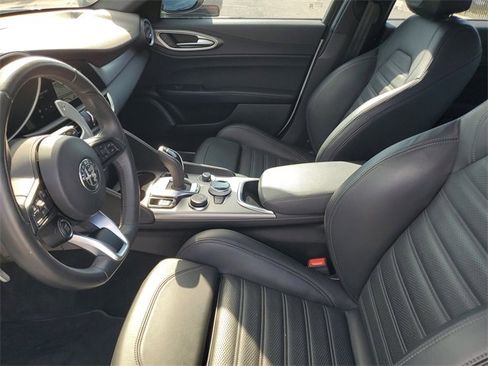 Used 2024 Alfa Romeo Giulia Veloce image 21