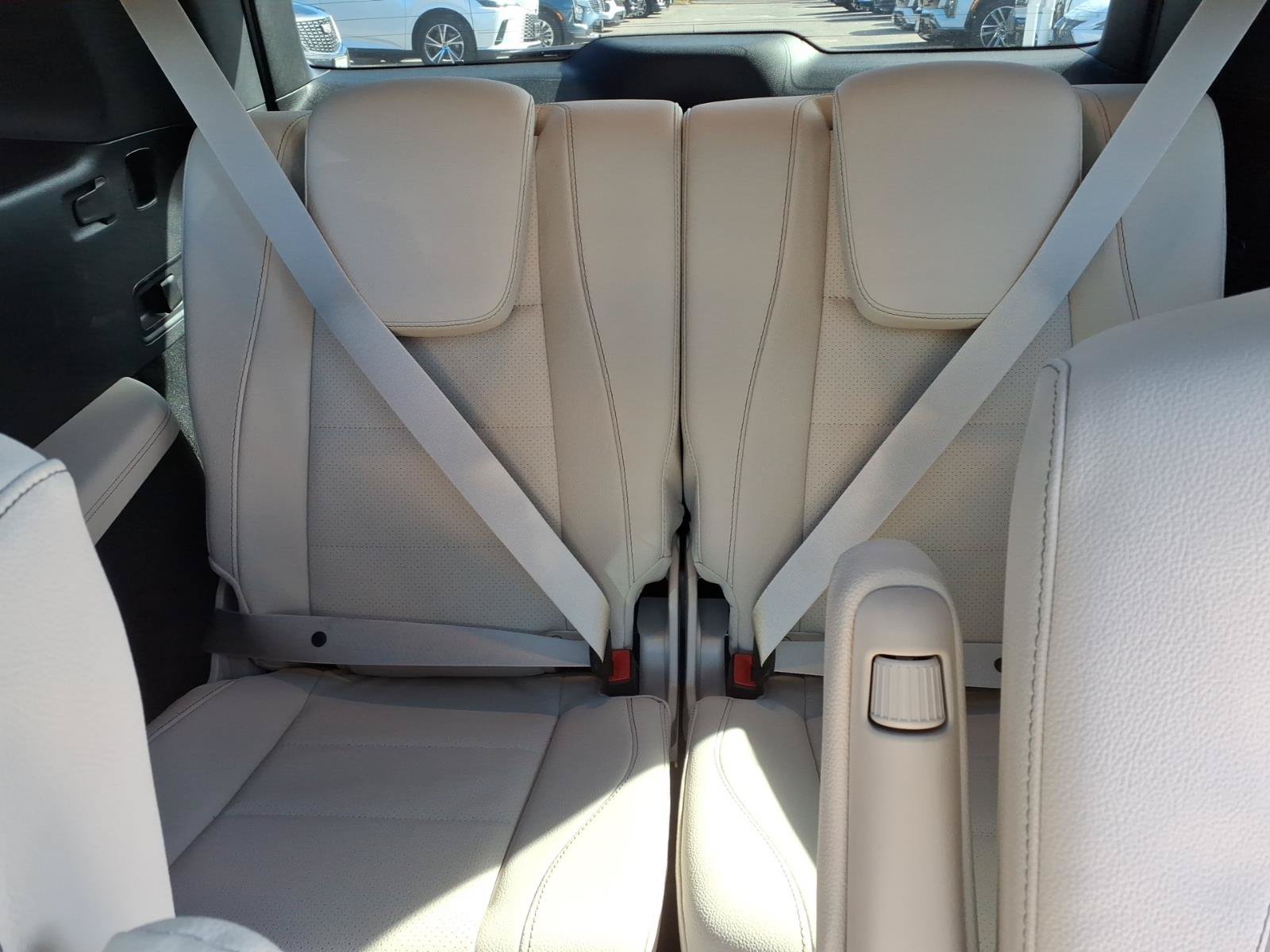 Used 2025 Mercedes-Benz GLS 450 4MATIC image 18