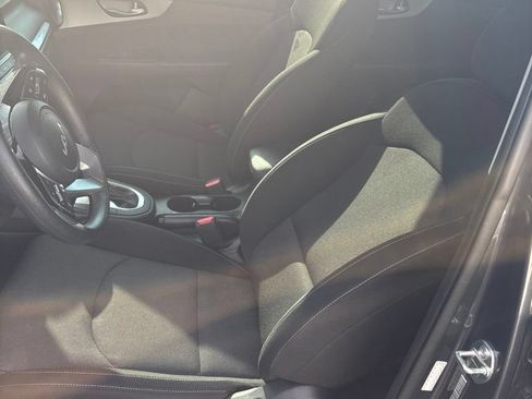 Used 2024 Kia Forte LXS w/ LXS Technology Package FWD image 19