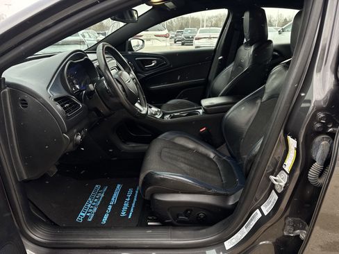 Used 2015 Chrysler 200 S w/ Comfort Group image 19