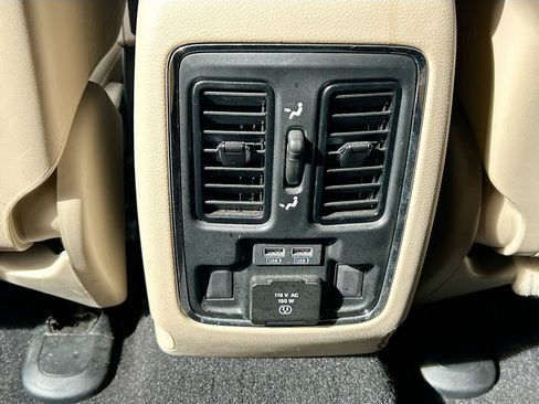 Used 2021 Jeep Grand Cherokee Limited image 26