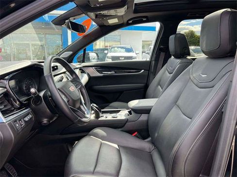 Used 2024 Cadillac XT6 Premium Luxury w/ Technology Package image 17