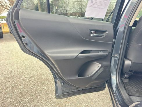 Used 2021 Toyota Venza LE image 25