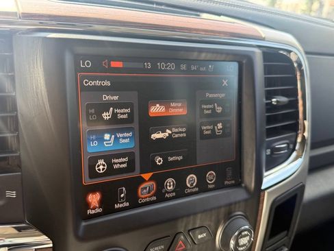 Used 2016 RAM 3500 Laramie w/ Convenience Group AWD/4WD image 14