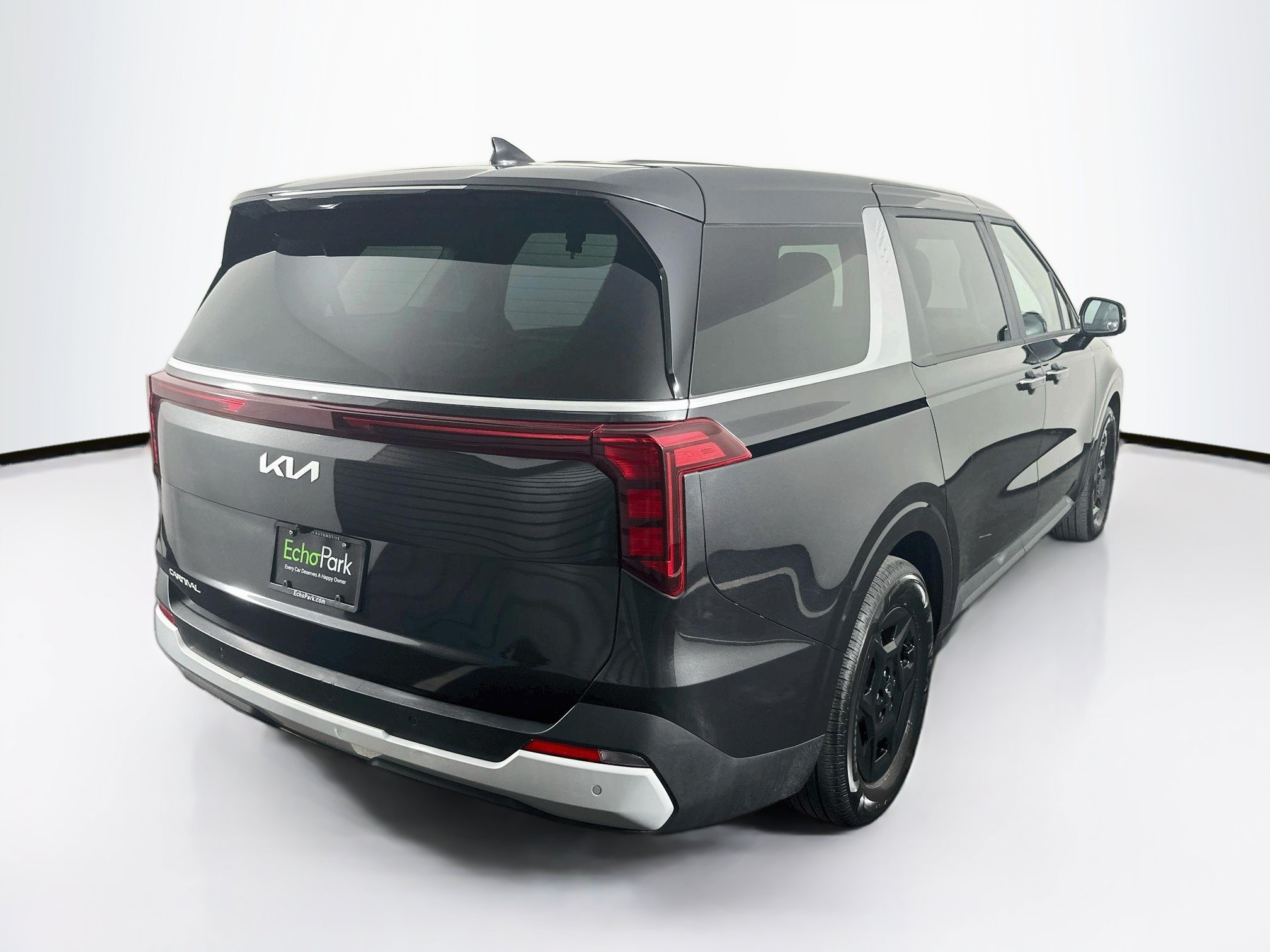 Used 2026 Kia Carnival FWD image 9