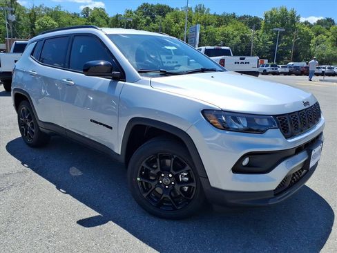 New 2026 Jeep Compass Latitude AWD/4WD image 1