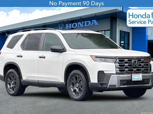 New 2026 Honda Pilot TrailSport image 1