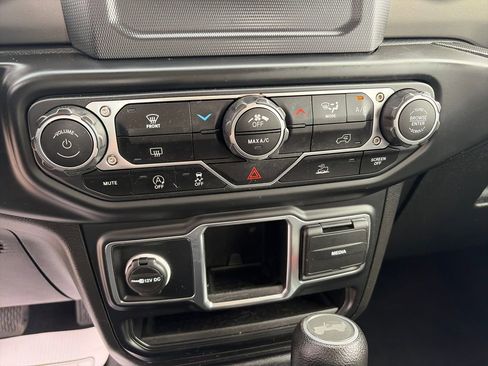 Used 2023 Jeep Wrangler Sport image 30