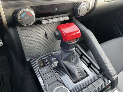 Used 2024 Toyota Tacoma TRD Sport image 43