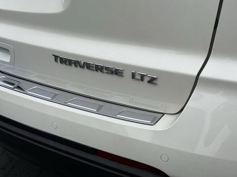 Used 2014 Chevrolet Traverse LTZ AWD/4WD image 9