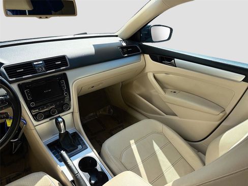 Used 2013 Volkswagen Passat 2.5 SE image 26