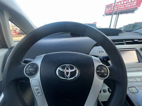 Used 2013 Toyota Prius One image 17