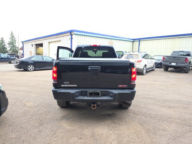 Used 2013 GMC Sierra 2500 Denali w/ Suspension Package, Off-Road AWD/4WD image 5
