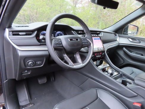 New 2025 Jeep Grand Cherokee Limited w/ Luxury Tech Group II image 20