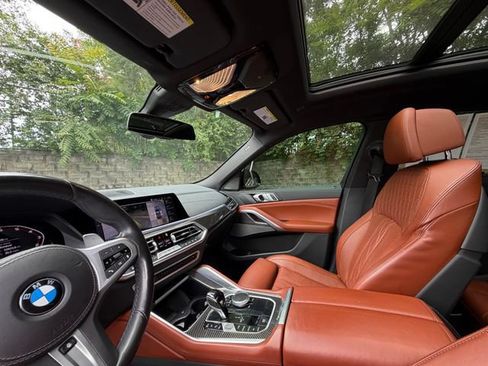 Used 2022 BMW X6 M50i w/ Premium Package AWD/4WD image 17