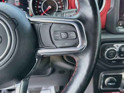 Used 2018 Jeep Wrangler Rubicon AWD/4WD image 34