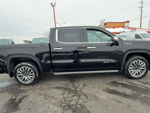 Used 2024 GMC Sierra 1500 Denali Ultimate image 9